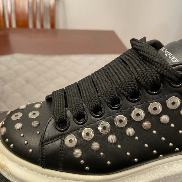 Alexander McQueen studded shoes - Picture 2 of 7